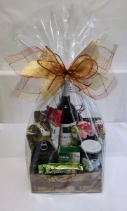 Dárkový koš s vínem a pestem