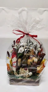 Kytice se sýry a klobásami