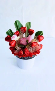 Květináč se srdíčky