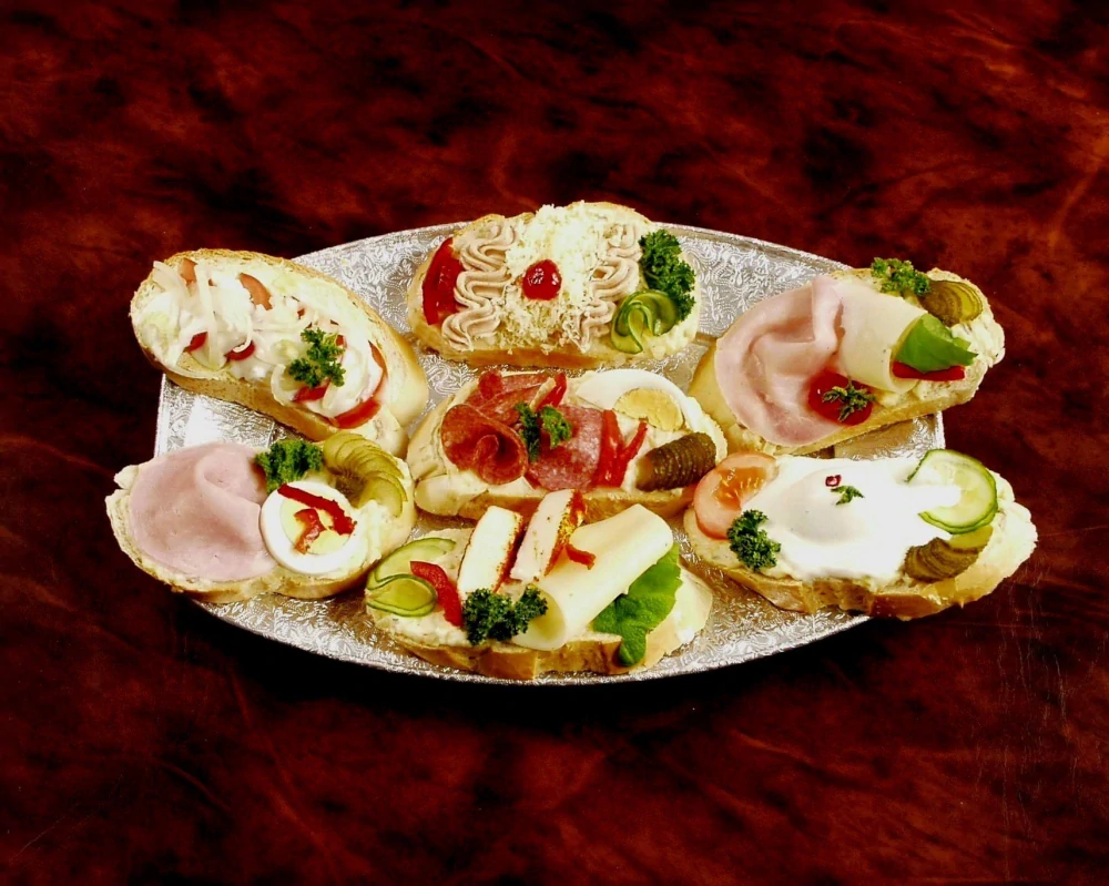 Chlebíček Carpaccio z červené řepy